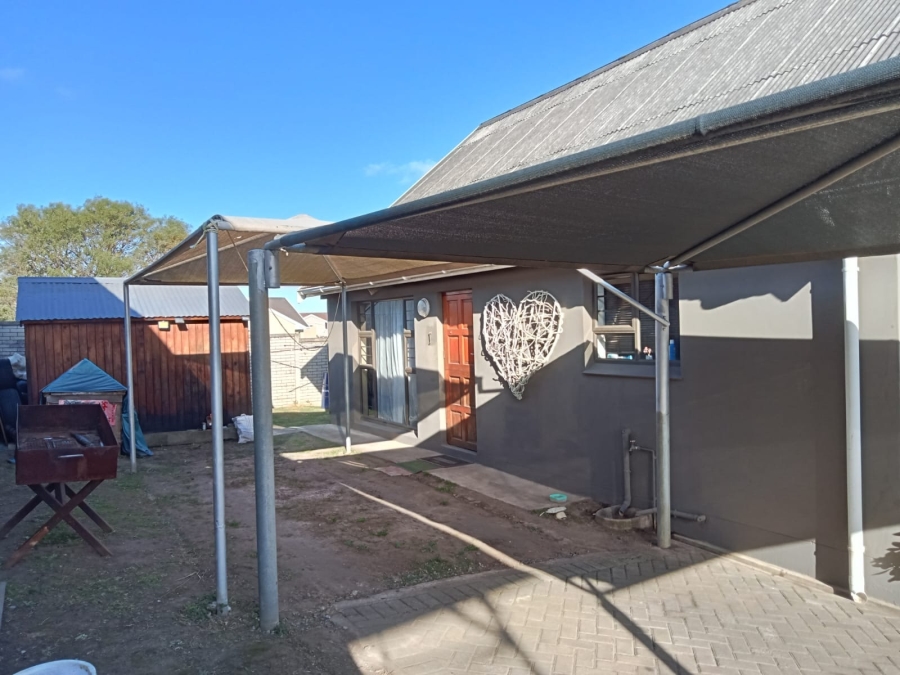 2 Bedroom Property for Sale in Sunnyridge Eastern Cape